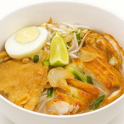 Пряный суп с рисовой лапшой (Soto Ayam)